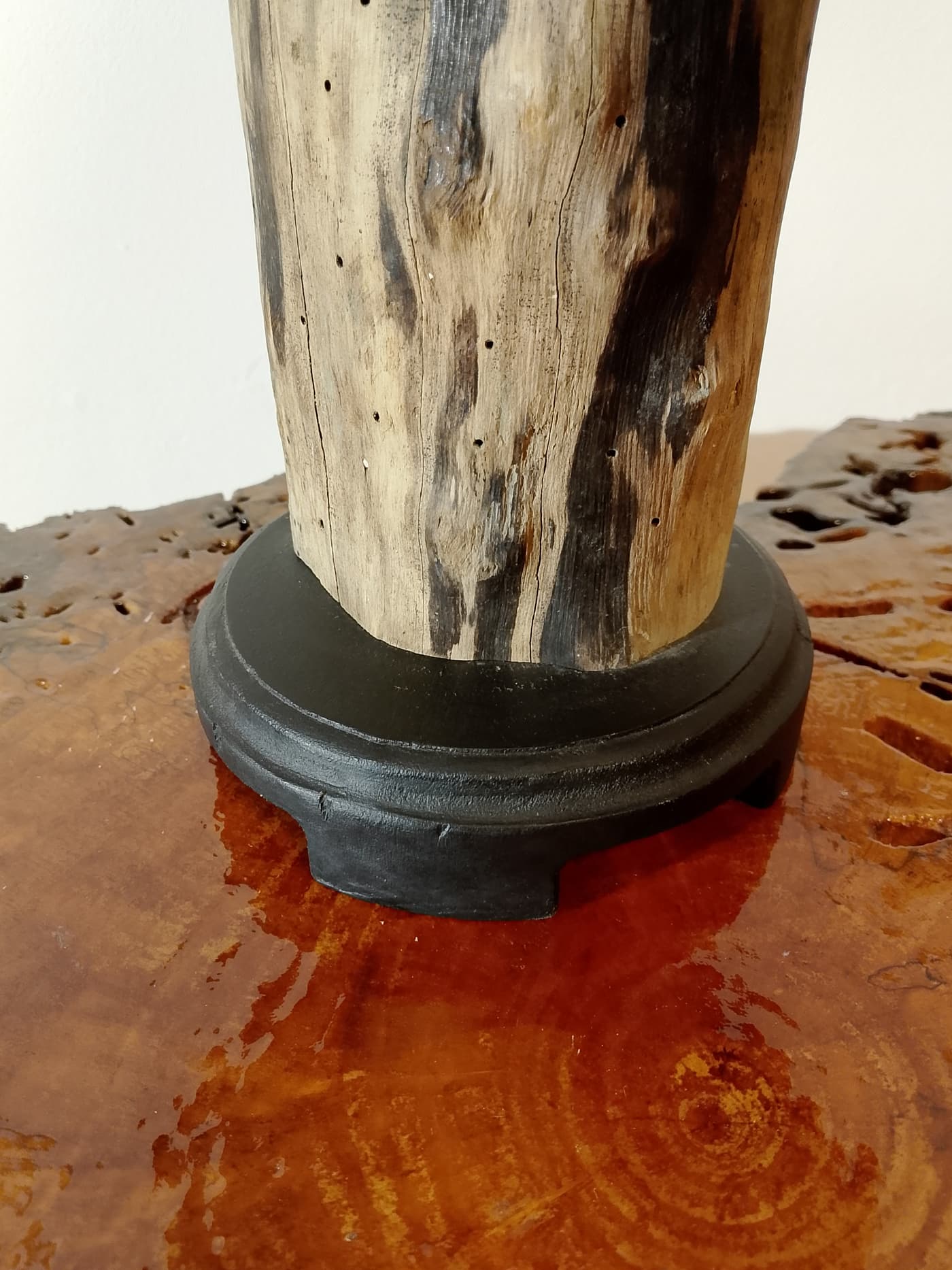 Tischleuchte „Littlebig“: Kompakter Naturcharakter – Detail 5